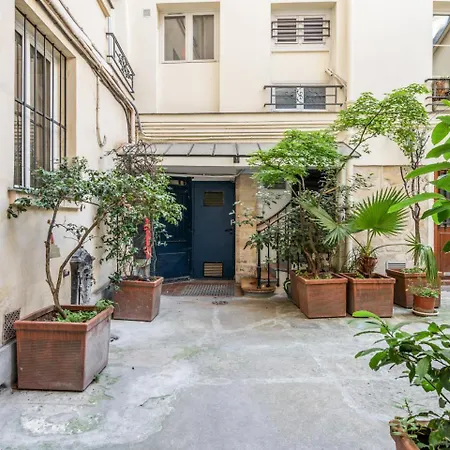 Joli Rue De Nazareth Parigi